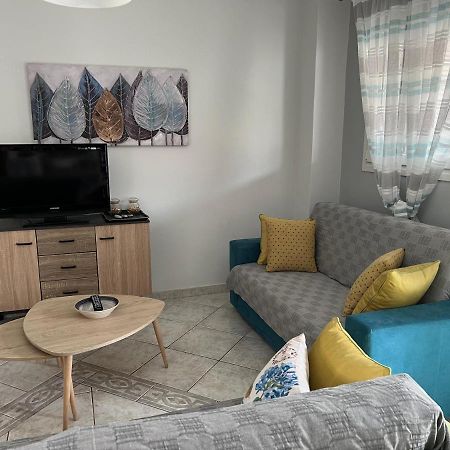 Apartment Efi Nea Peramos  Ngoại thất bức ảnh